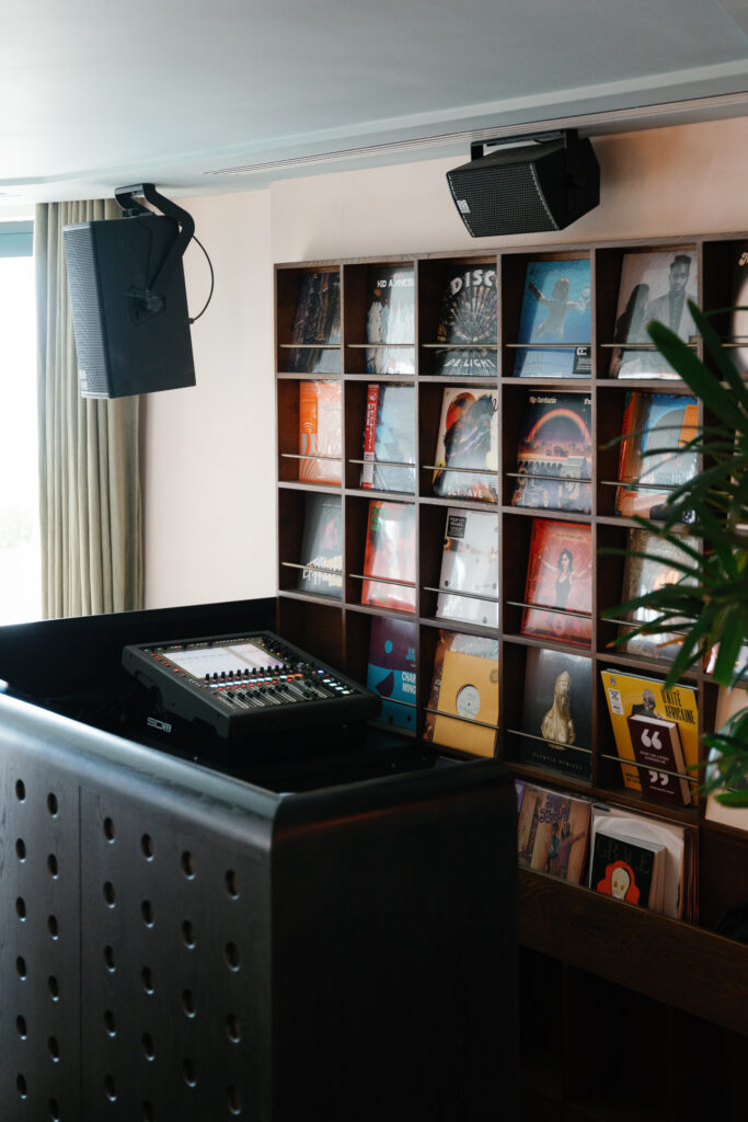 audio-visual solutions, live sound system for j space at soho house brighton